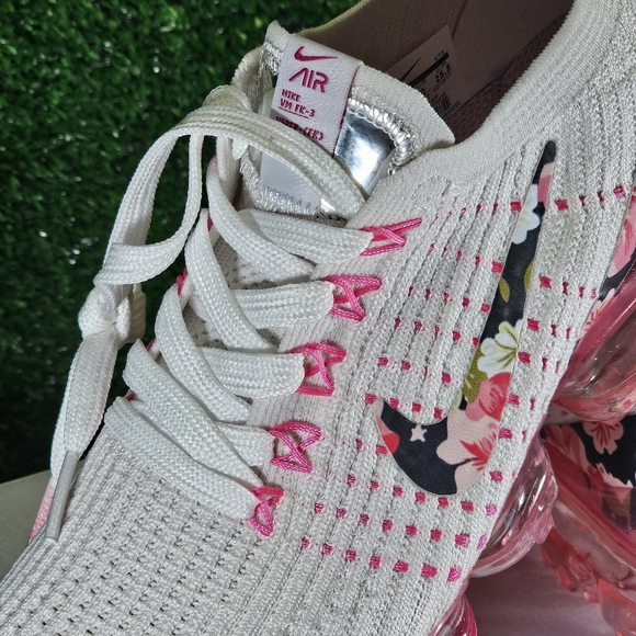 Nike Women’s Pink White 🩷 Floral air Max Vapormax Swoosh VaporMax Sneakers - Picture 7 of 10